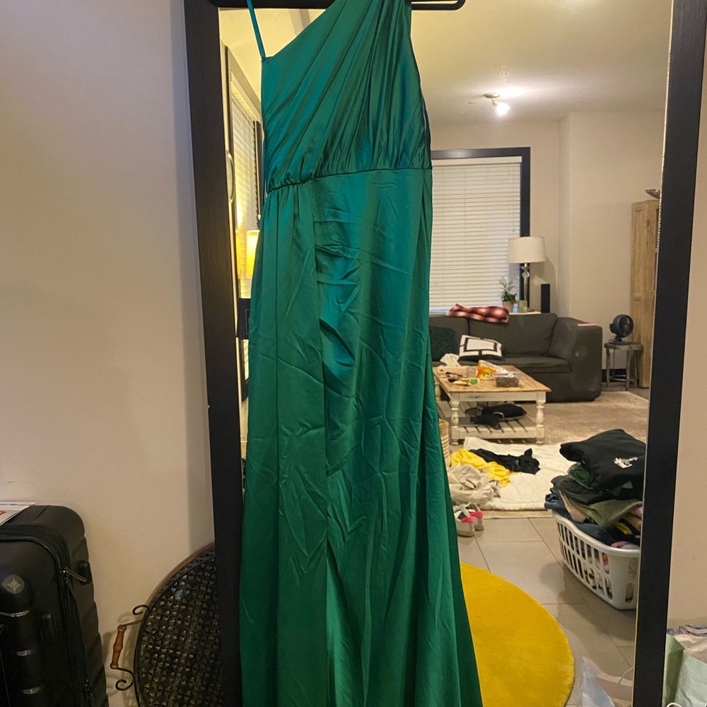 Leena by Mac Duggal Green Asymmetrical Ruffled Gown